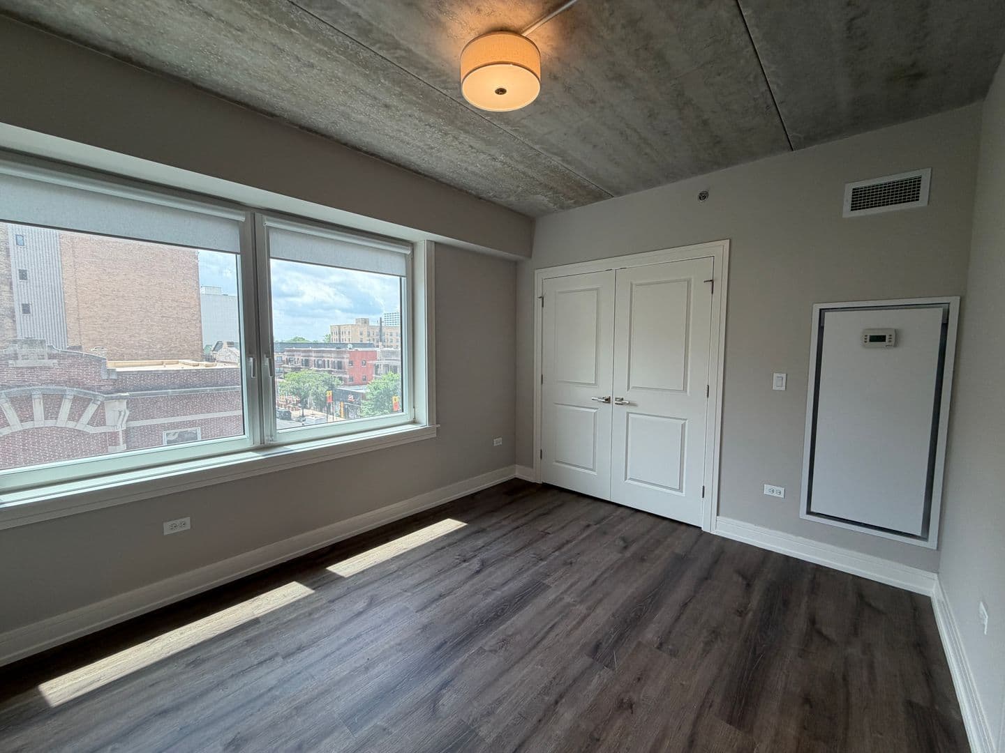 Chicago Apartment: 952 W. Carmen Ave.