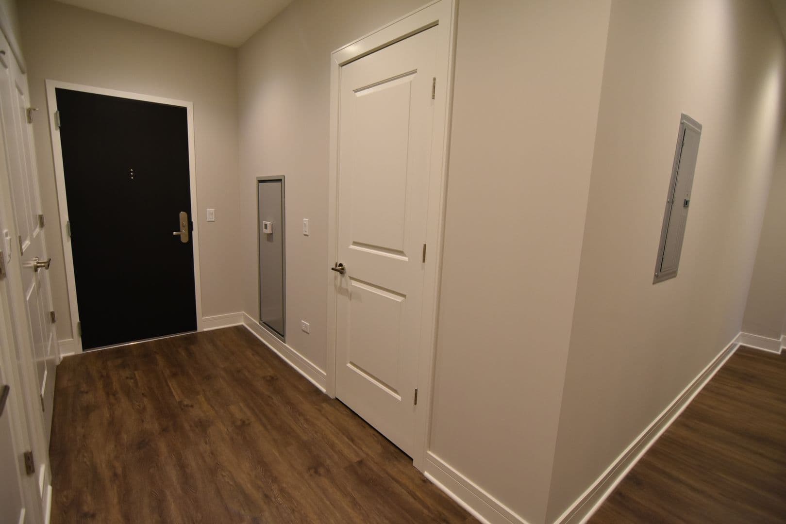 Chicago Apartment: 3817 - 45 N. BROADWAY ST