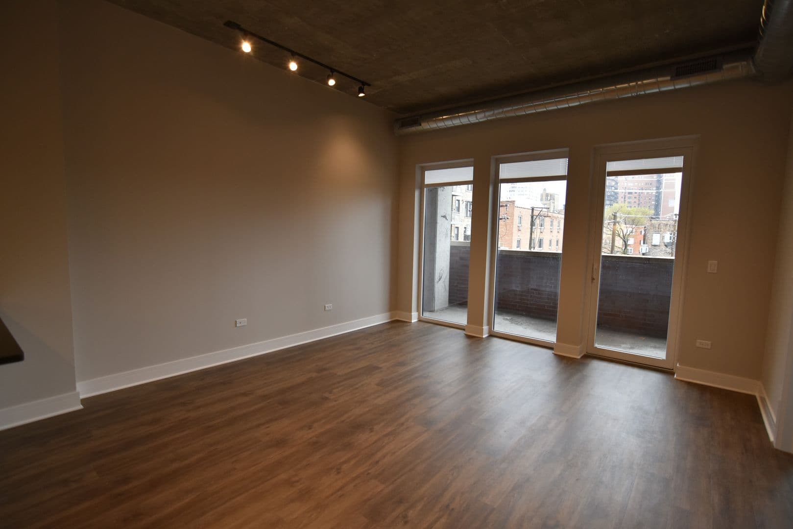 Chicago Apartment: 3817 - 45 N. BROADWAY ST