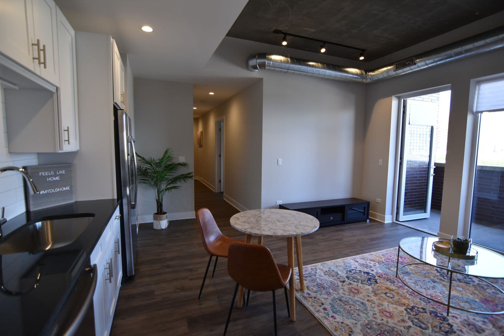 Chicago Apartment: 3817 - 45 N. BROADWAY ST