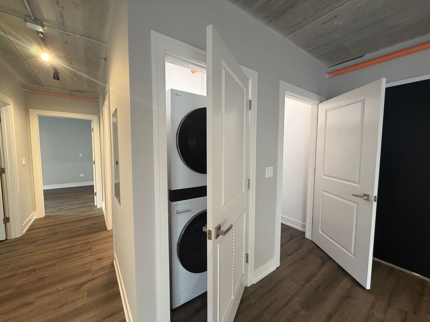Chicago Apartment: 952 W. Carmen Ave.