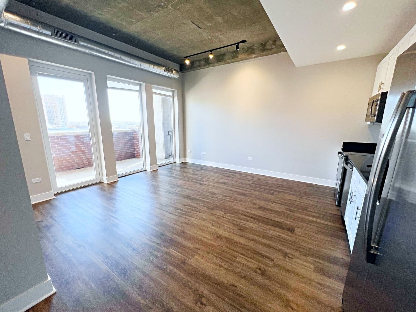 Chicago Apartment: 3817 - 45 N. BROADWAY ST