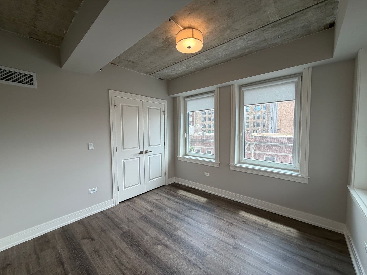 Chicago Apartment: 952 W. Carmen Ave.
