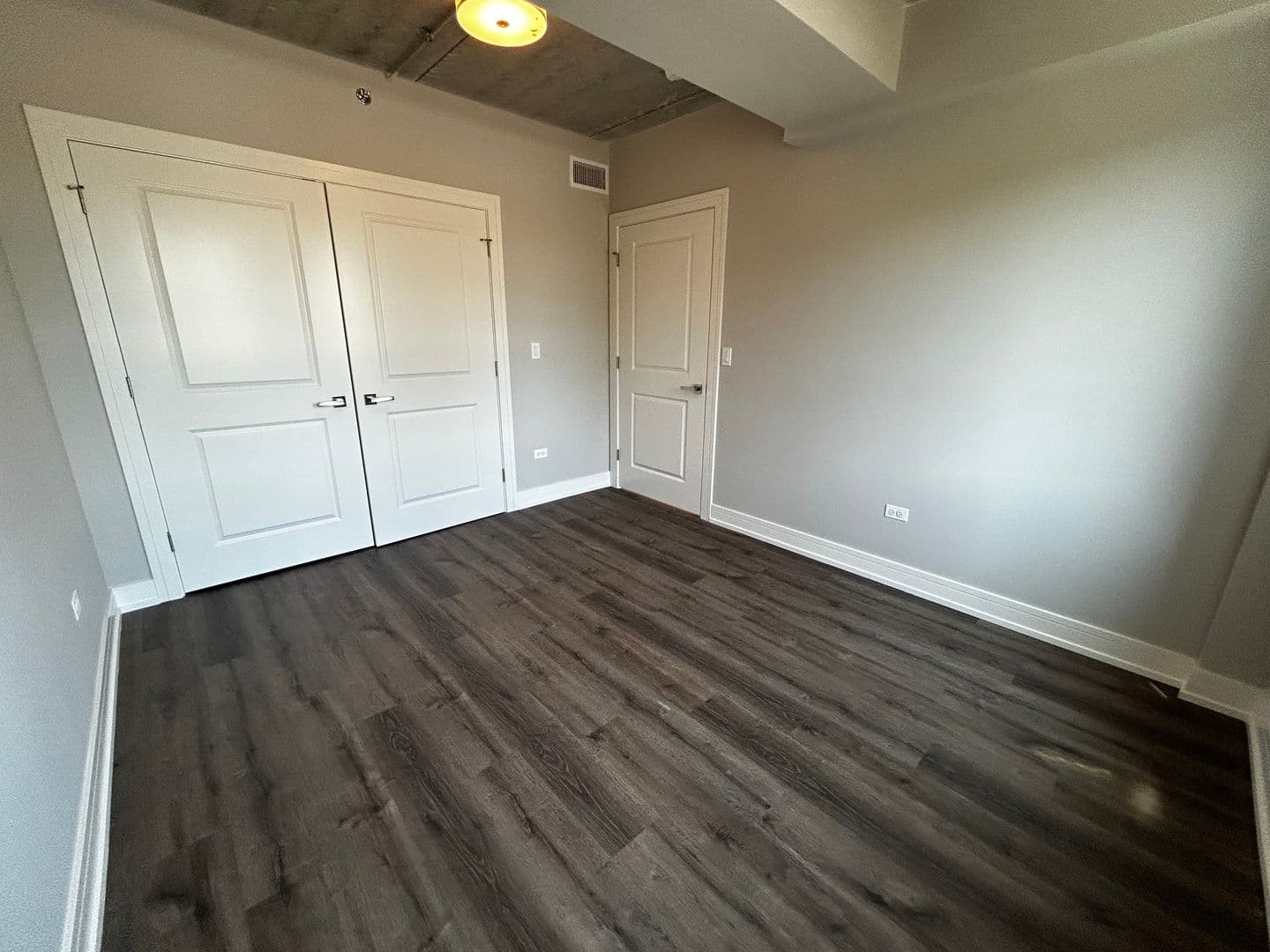 Chicago Apartment: 952 W. Carmen Ave.