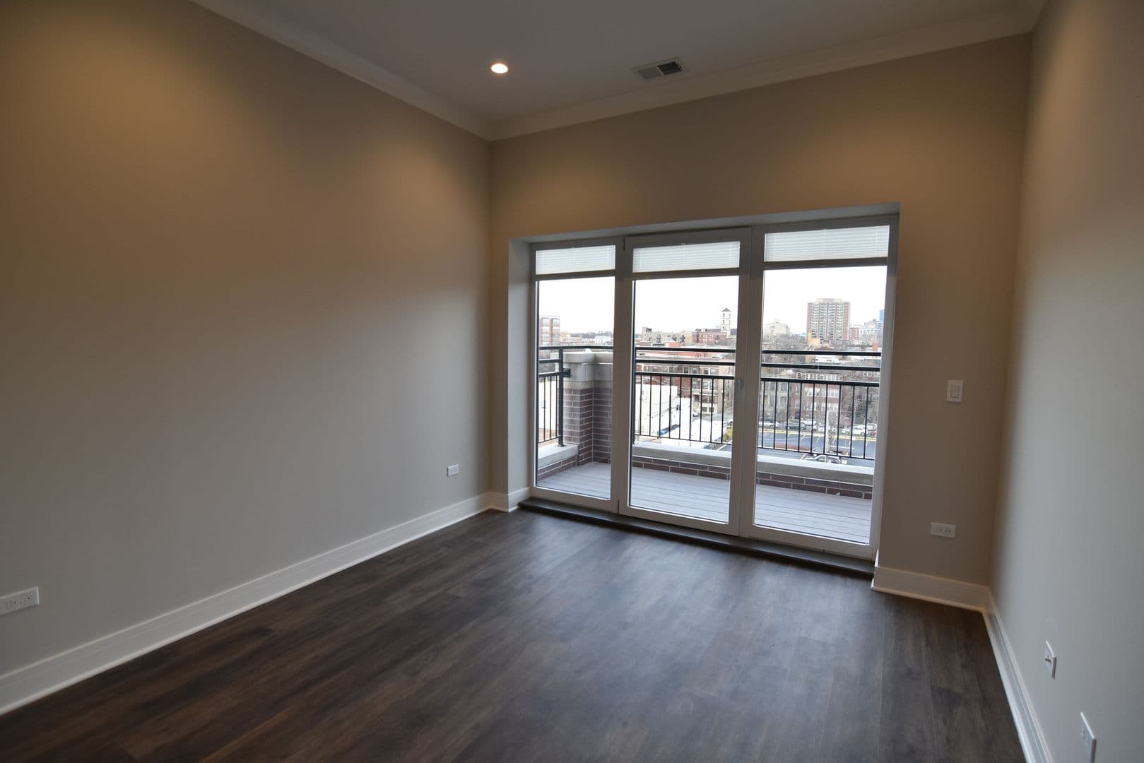 Chicago Apartment: 927 W. Irving Park