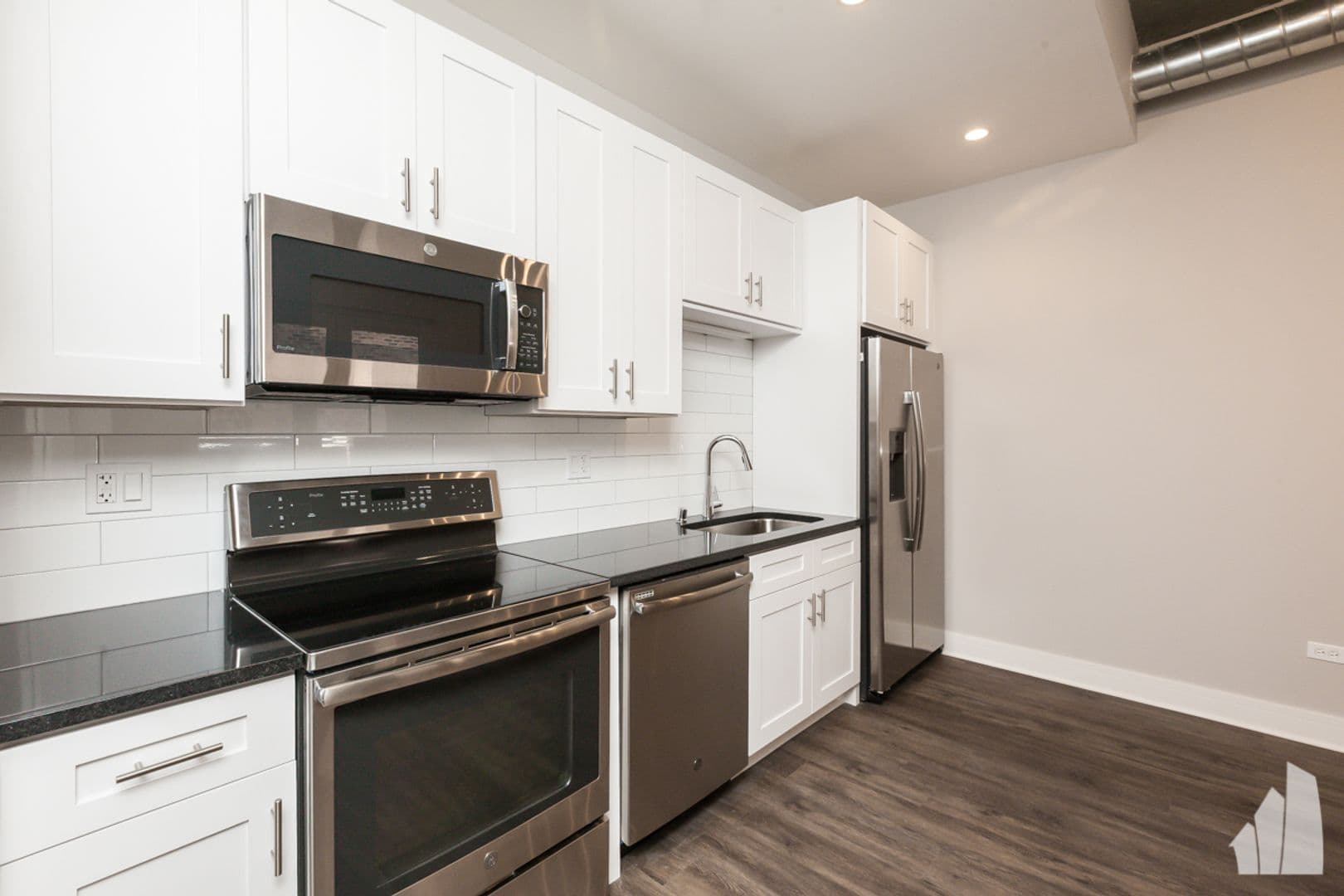 Chicago Apartment: 3817 - 45 N. BROADWAY ST