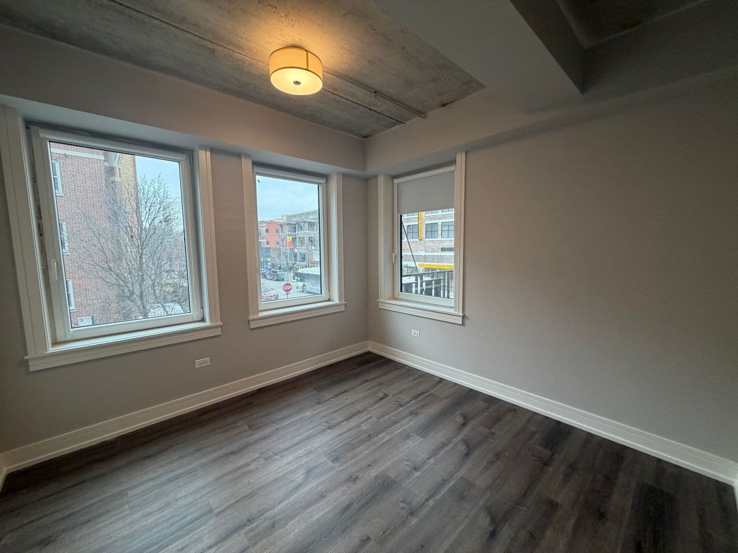 Chicago Apartment: 952 W. Carmen Ave.