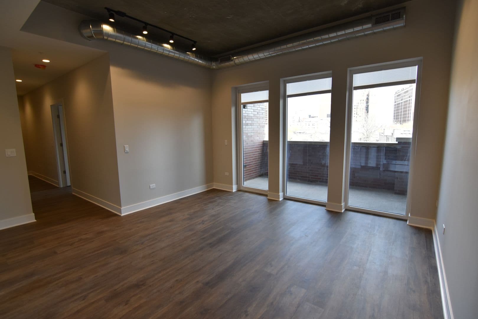 Chicago Apartment: 3817 - 45 N. BROADWAY ST
