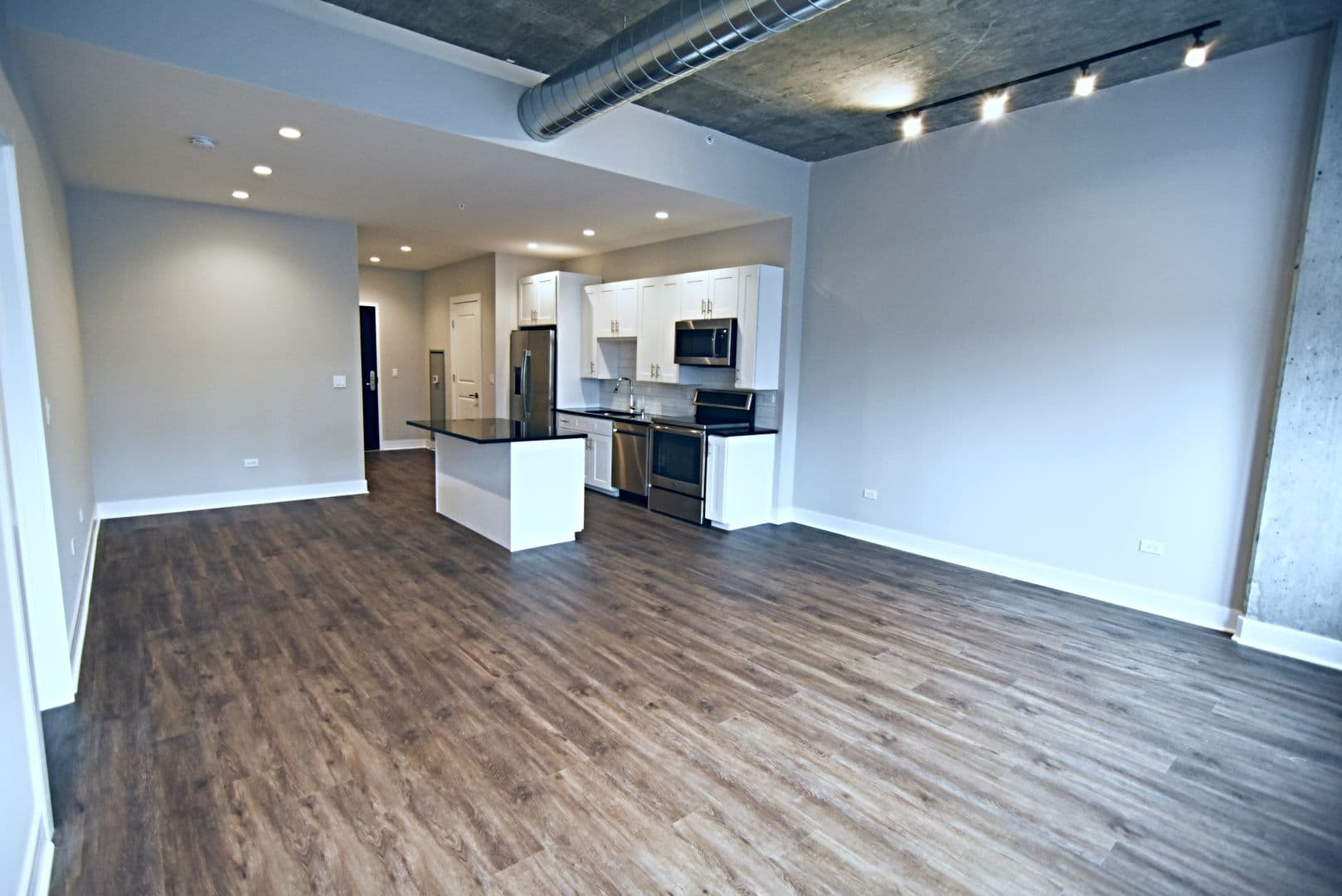 Chicago Apartment: 3817 - 45 N. BROADWAY ST