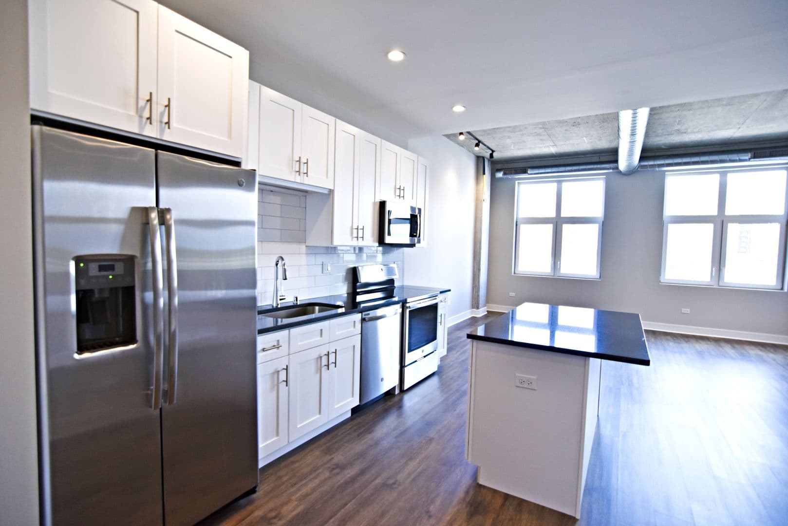Chicago Apartment: 3817 - 45 N. BROADWAY ST