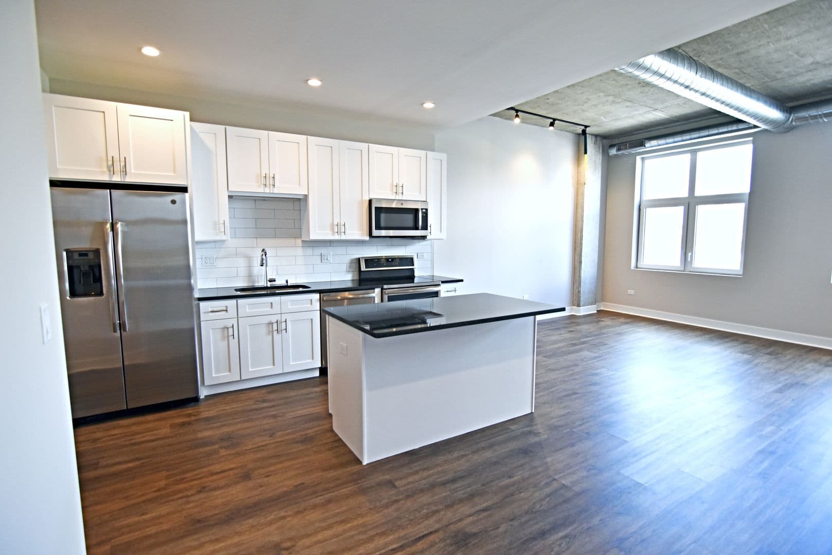 Chicago Apartment: 3817 - 45 N. BROADWAY ST