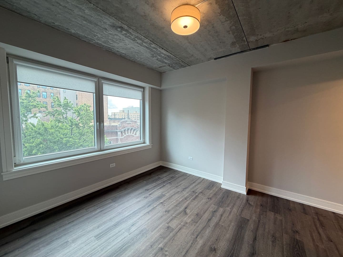 Chicago Apartment: 952 W. Carmen Ave.