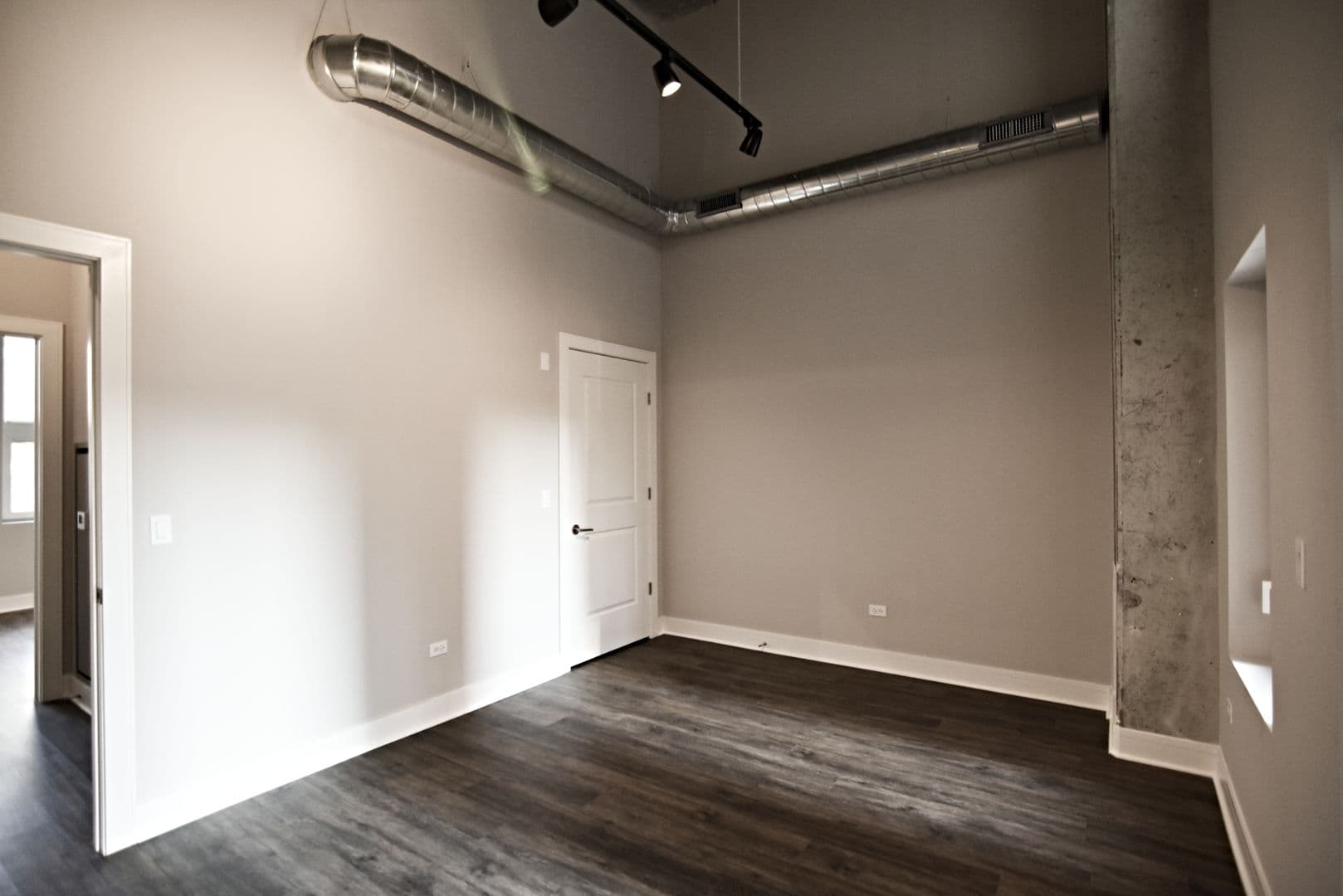 Chicago Apartment: 3817 - 45 N. BROADWAY ST