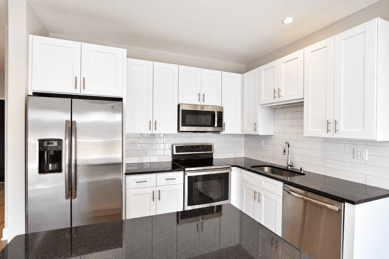 Chicago Apartment: 3817 - 45 N. BROADWAY ST