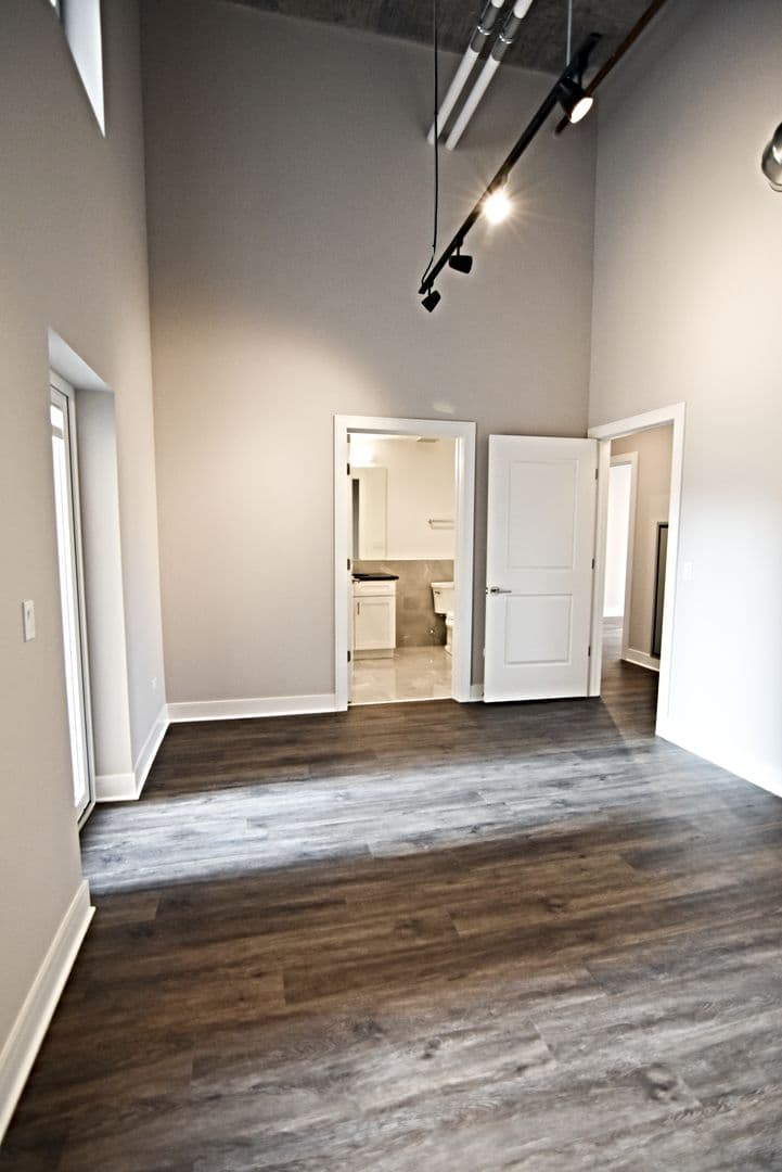 Chicago Apartment: 3817 - 45 N. BROADWAY ST