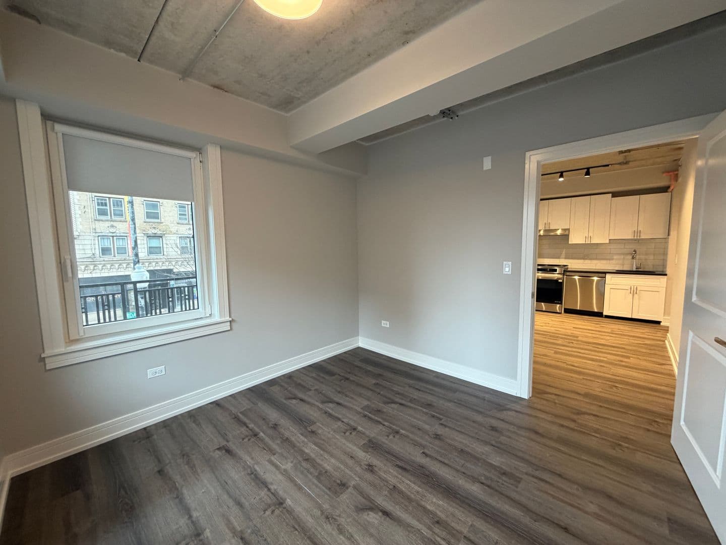 Chicago Apartment: 952 W. Carmen Ave.