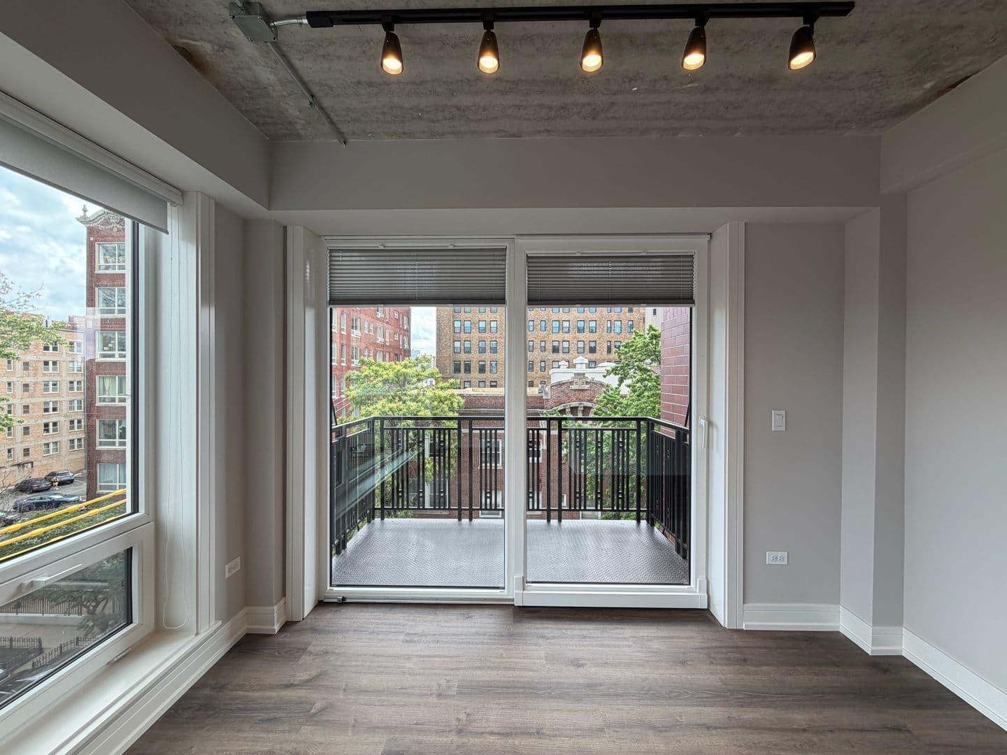 Chicago Apartment: 952 W. Carmen Ave.
