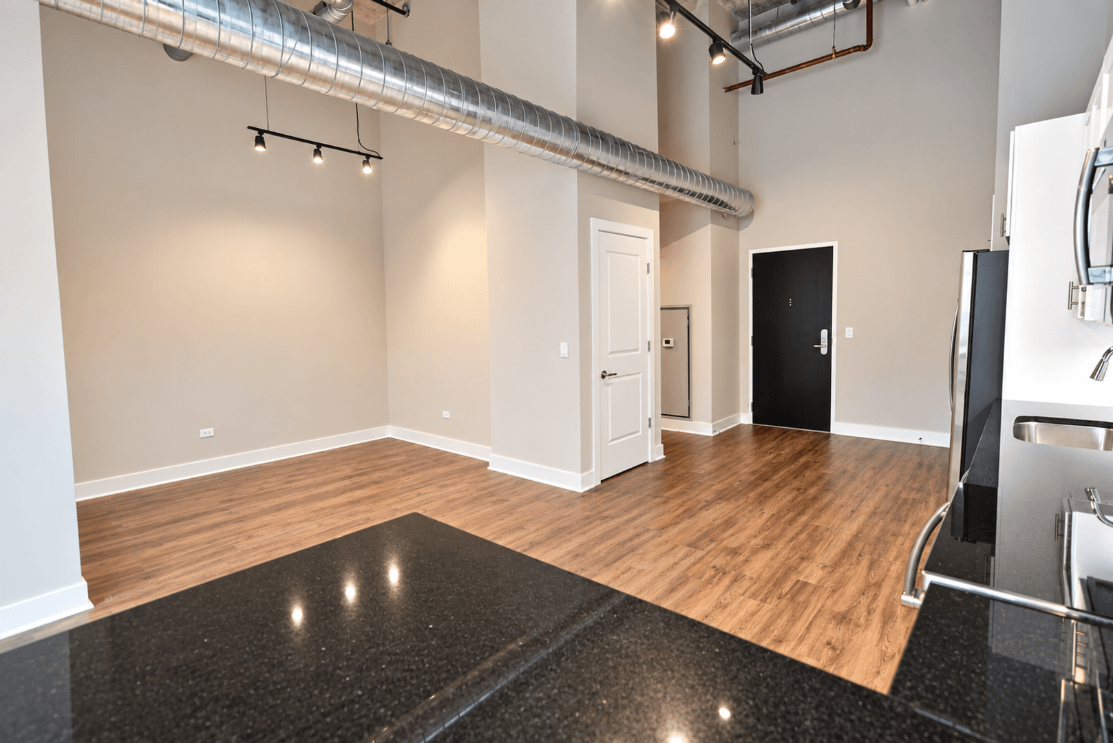 Chicago Apartment: 3817 - 45 N. BROADWAY ST