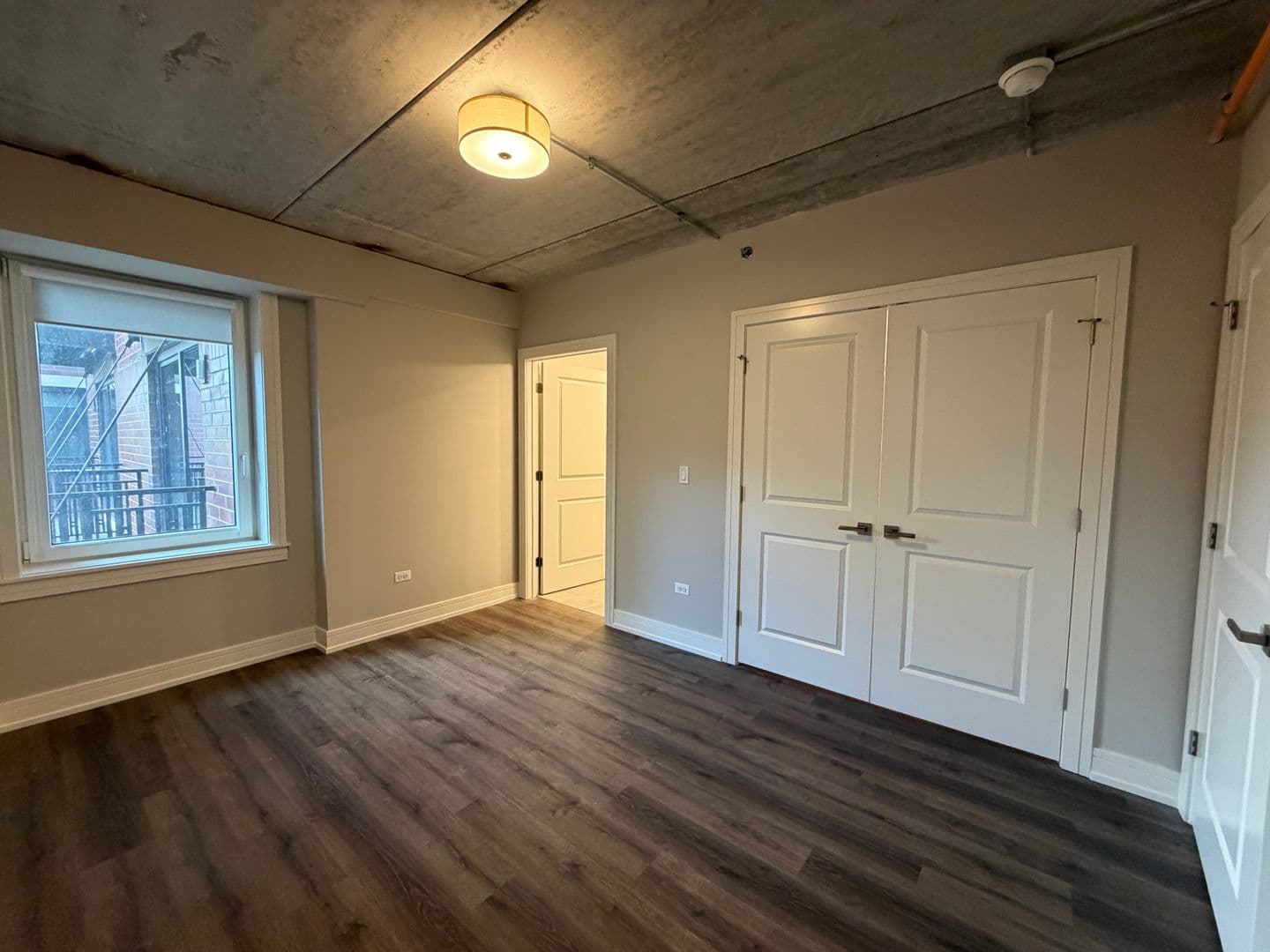 Chicago Apartment: 952 W. Carmen Ave.