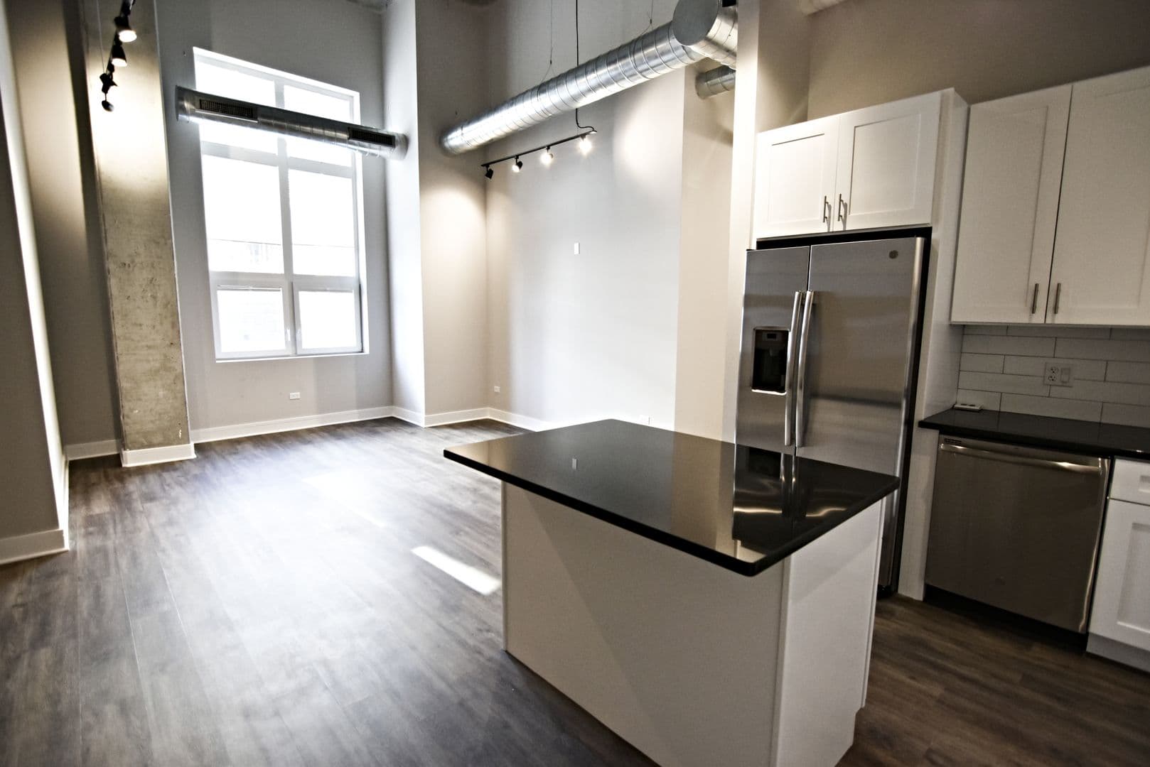 Chicago Apartment: 3817 - 45 N. BROADWAY ST
