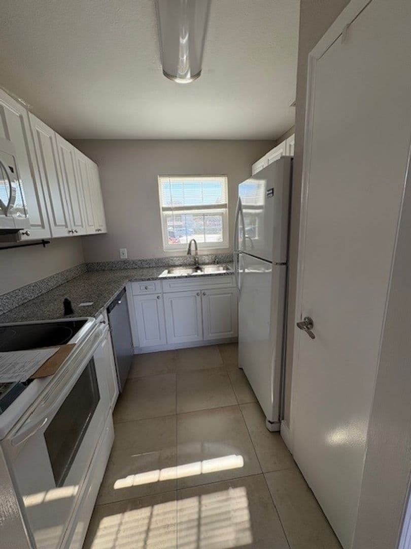 Tampa Apartment: 2539 Cedar Cypress Court