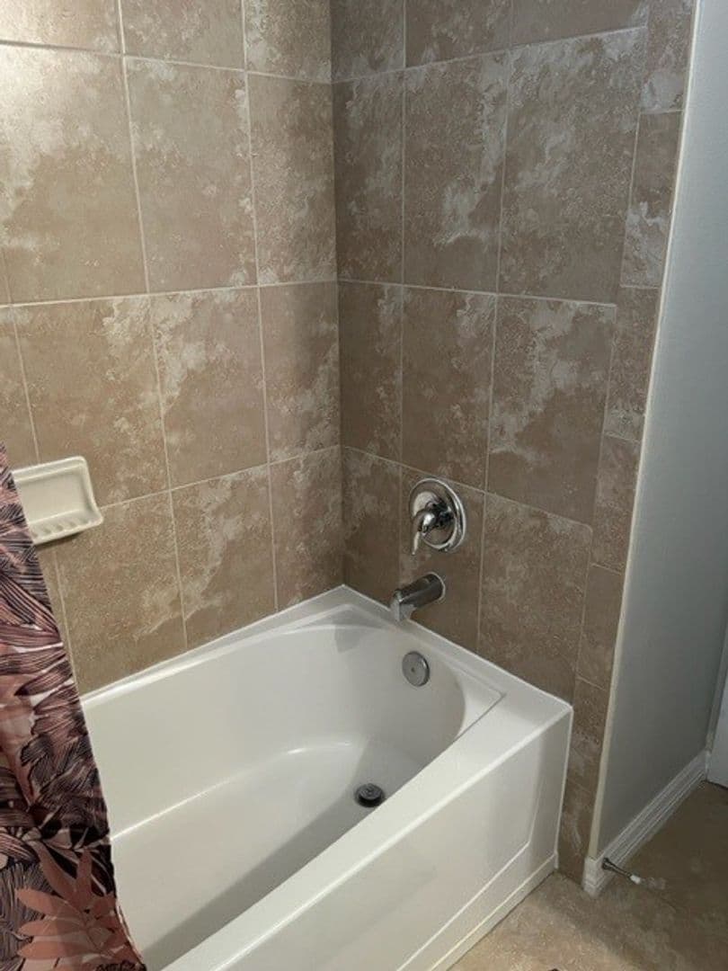 Brandon Apartment: 442 Belle Montclair Loop