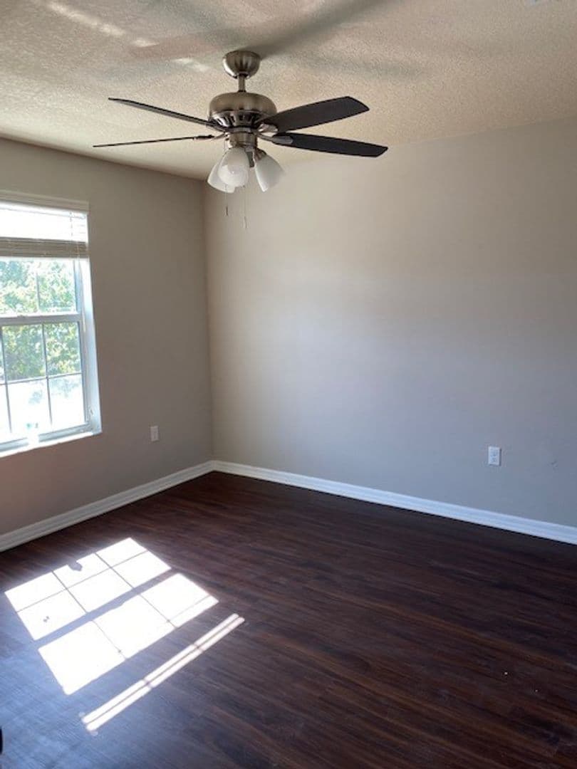 Brandon Apartment: 442 Belle Montclair Loop