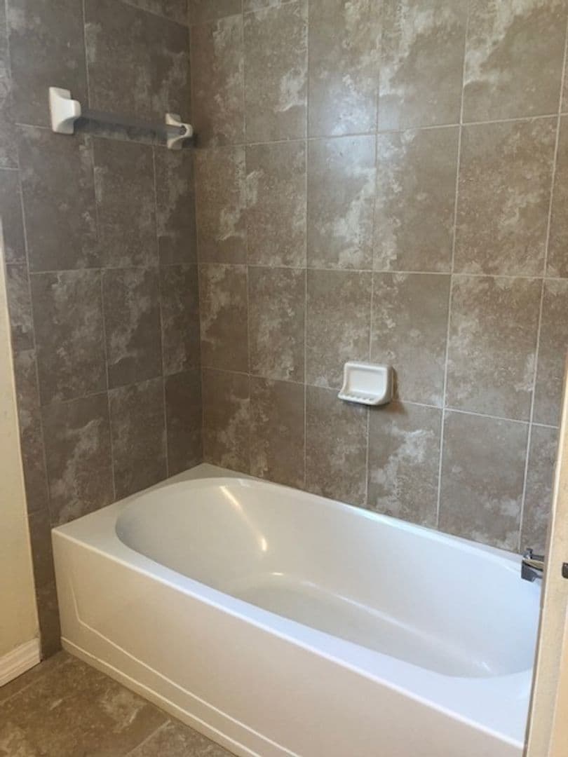 Brandon Apartment: 442 Belle Montclair Loop