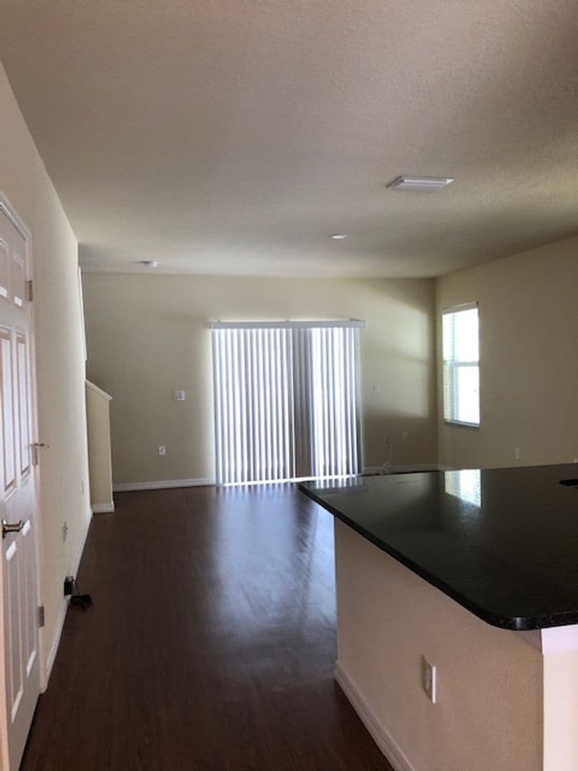 Brandon Apartment: 442 Belle Montclair Loop