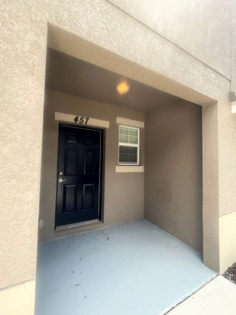 Brandon Apartment: 442 Belle Montclair Loop