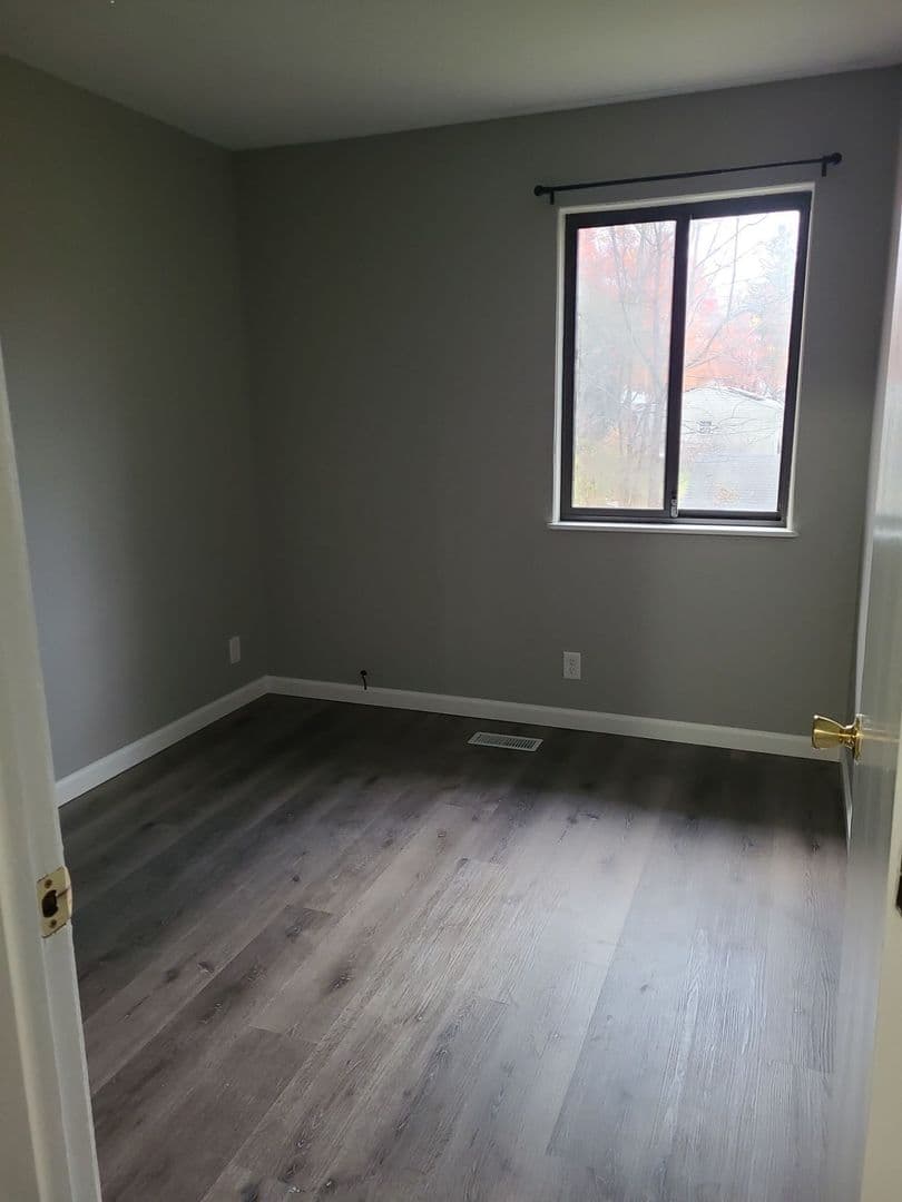 Mt. Morris Apartment: 1 S Ogle