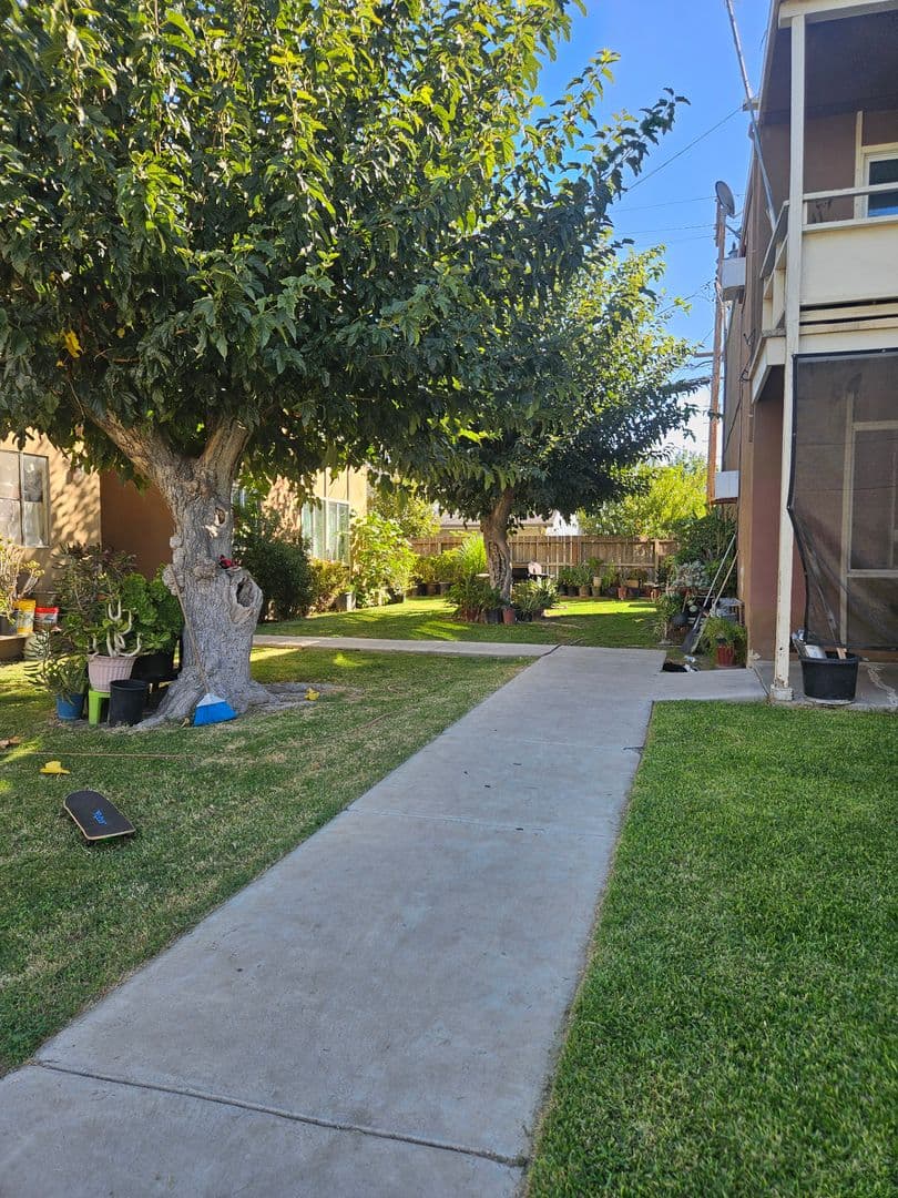 Los Banos Apartment: 716 Illinois Avenue
