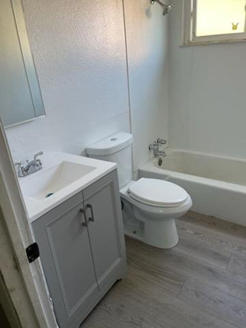 Los Banos Apartment: 716 Illinois Avenue