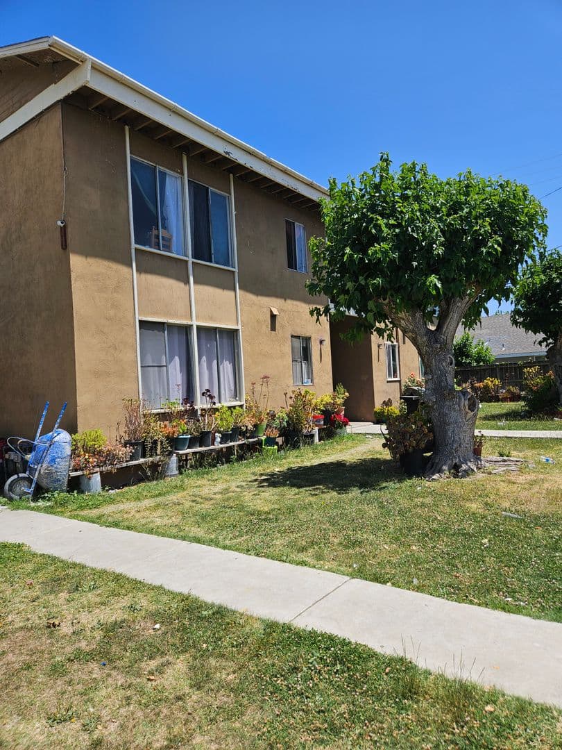 Los Banos Apartment: 716 Illinois Avenue