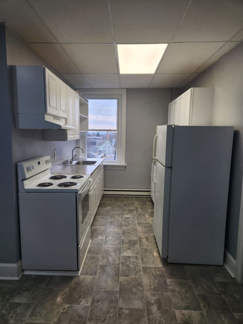 Nazareth Apartment: 110-118 E Center Street