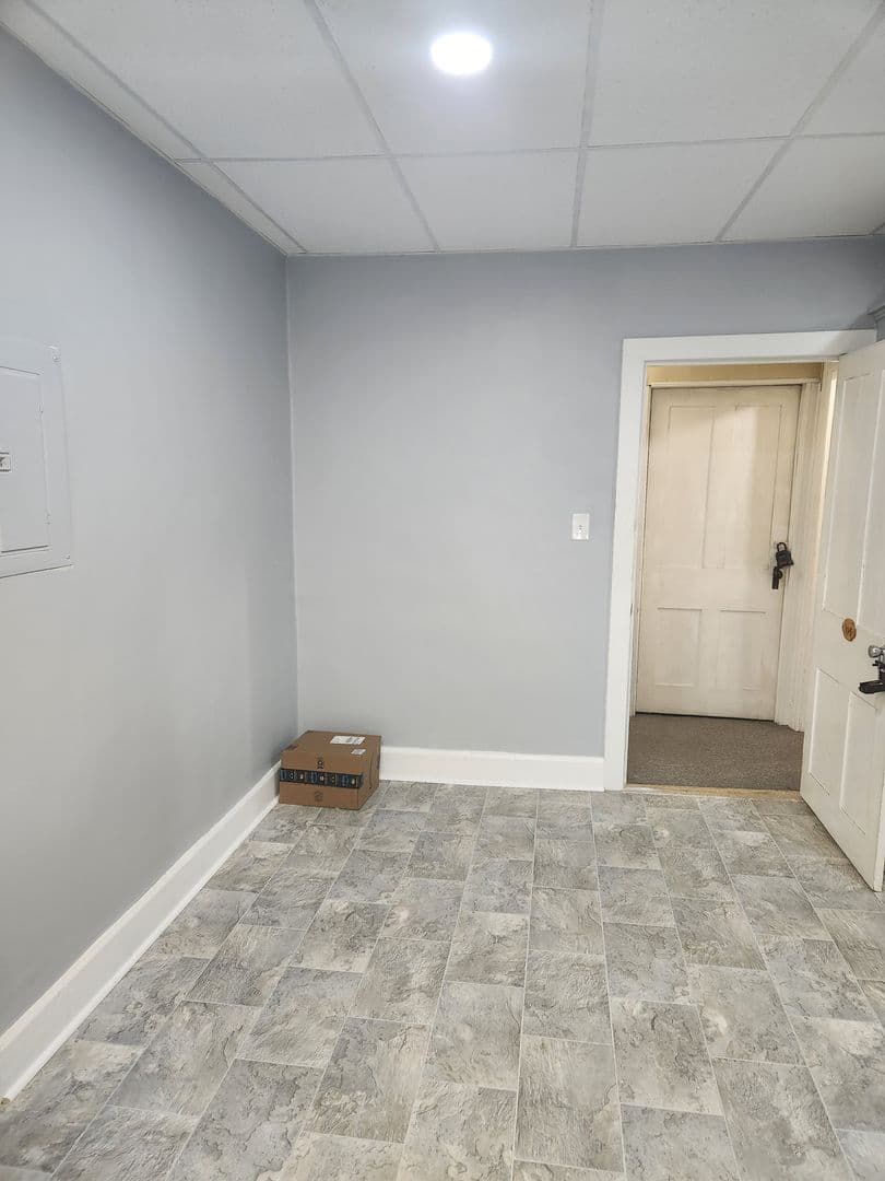 Nazareth Apartment: 110-118 E Center Street