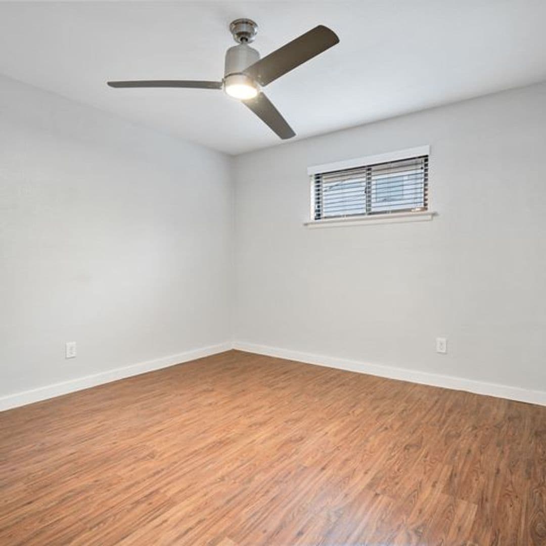 Houston Apartment: 2008 Colquitt St.