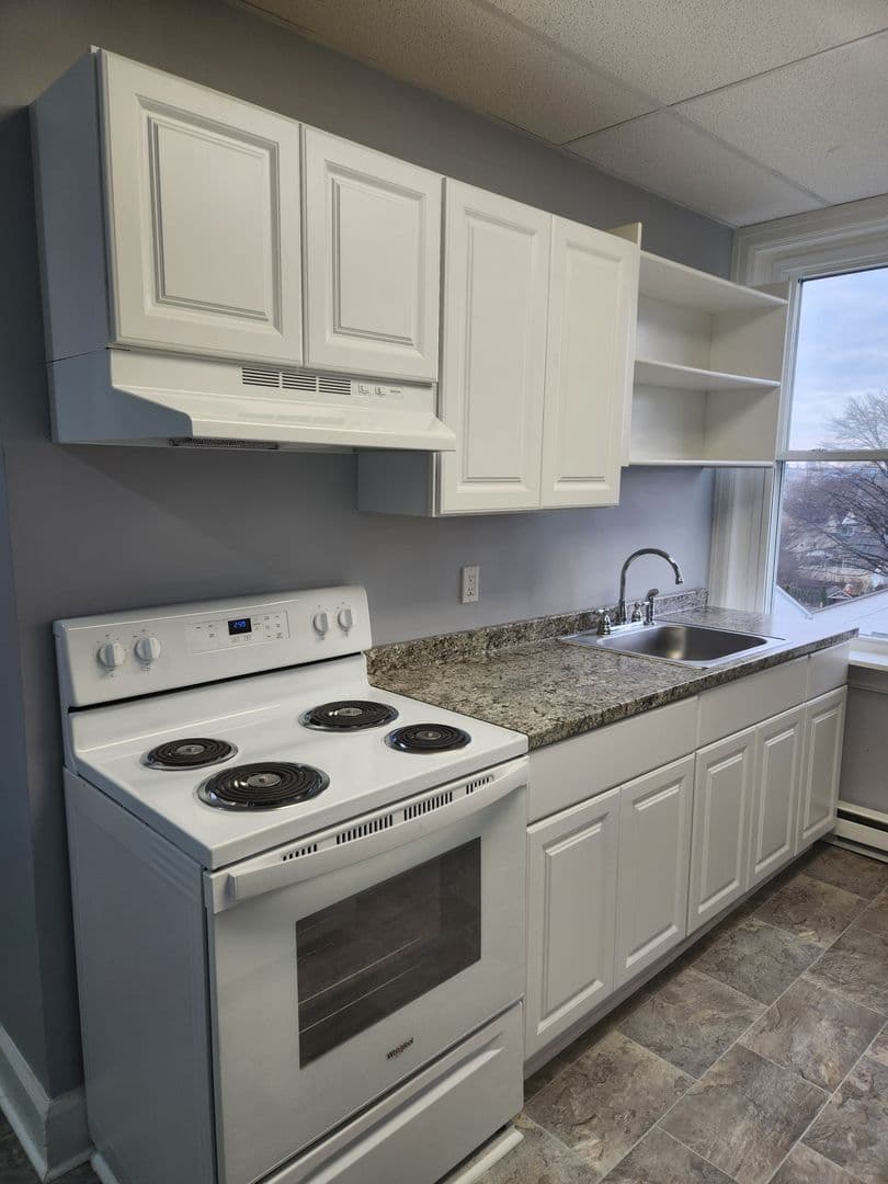 Nazareth Apartment: 110-118 E Center Street