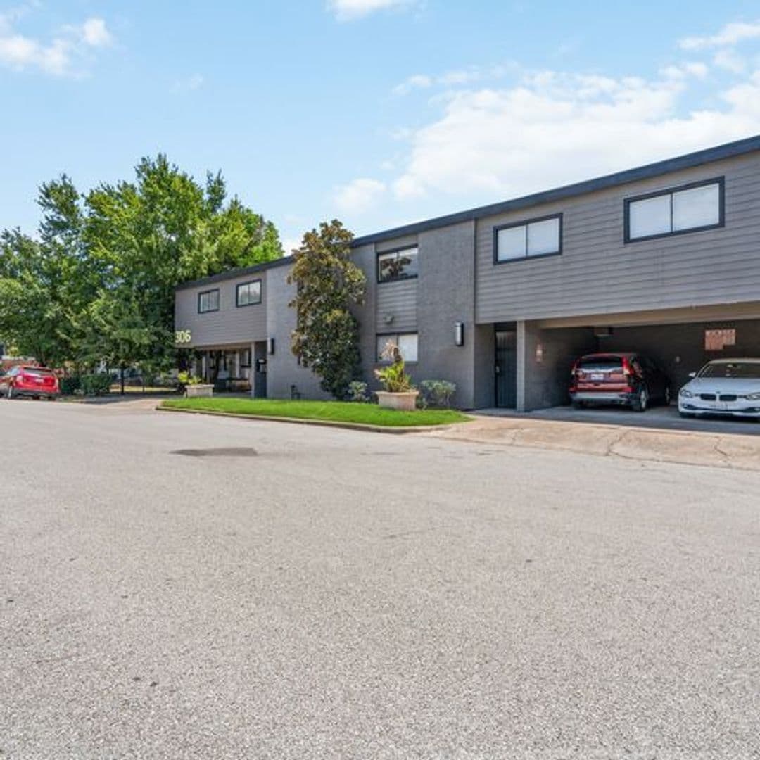 Houston Apartment: 306 Stratford St.