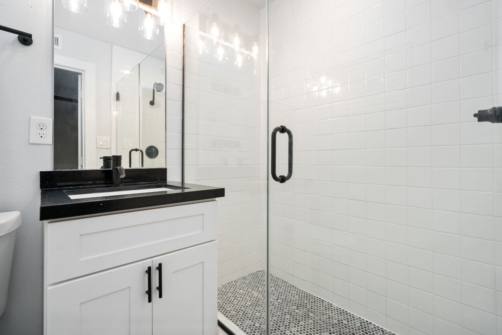 Houston Apartment: 606 Harold St.