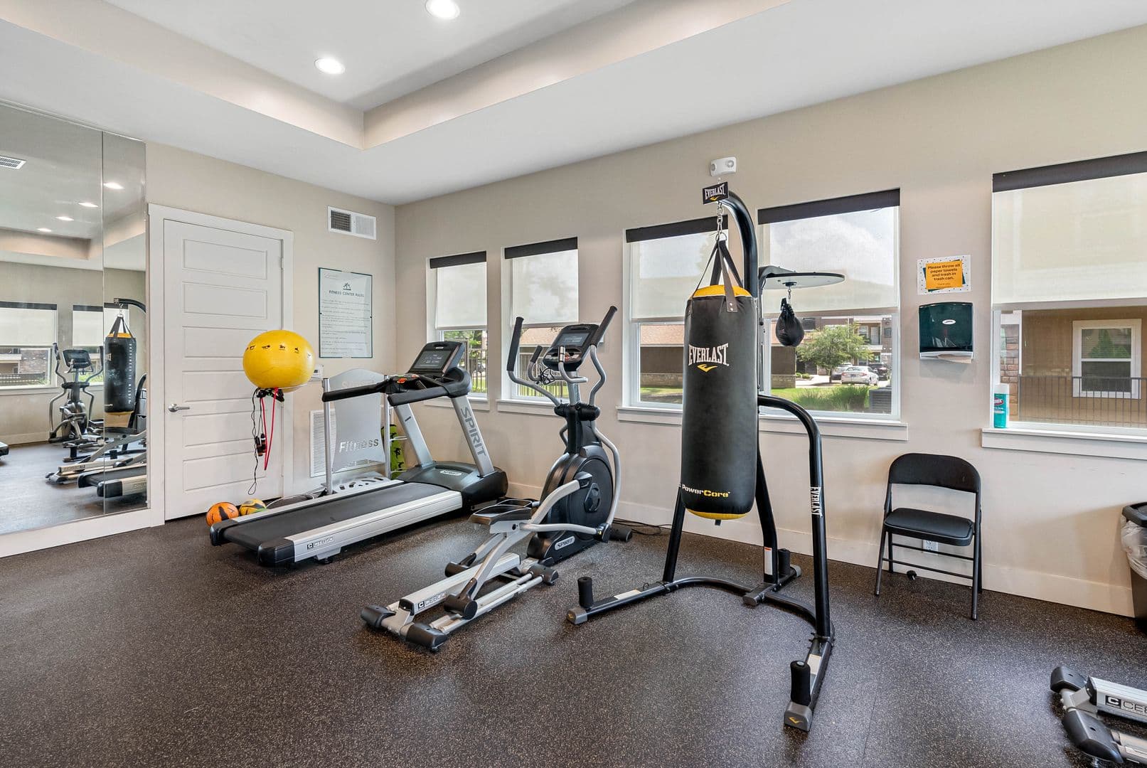 Memphis Apartment: 7885 Silver Spur Circle North