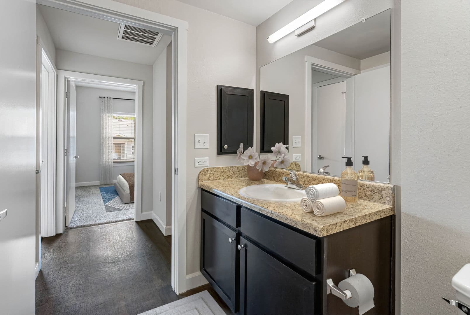 Memphis Apartment: 7885 Silver Spur Circle North