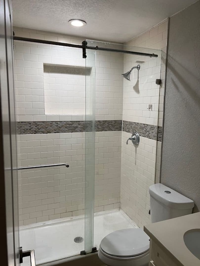 Houston Apartment: 400 Westmoreland St.