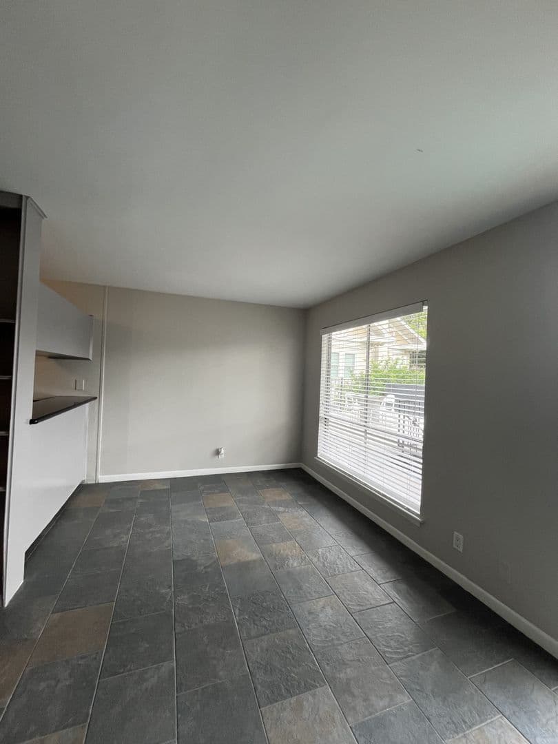 Houston Apartment: 306 Stratford St.