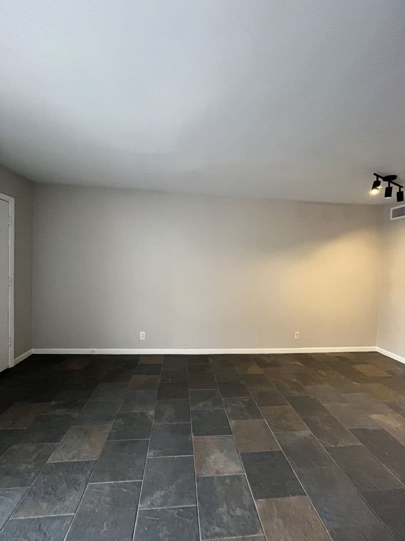 Houston Apartment: 306 Stratford St.