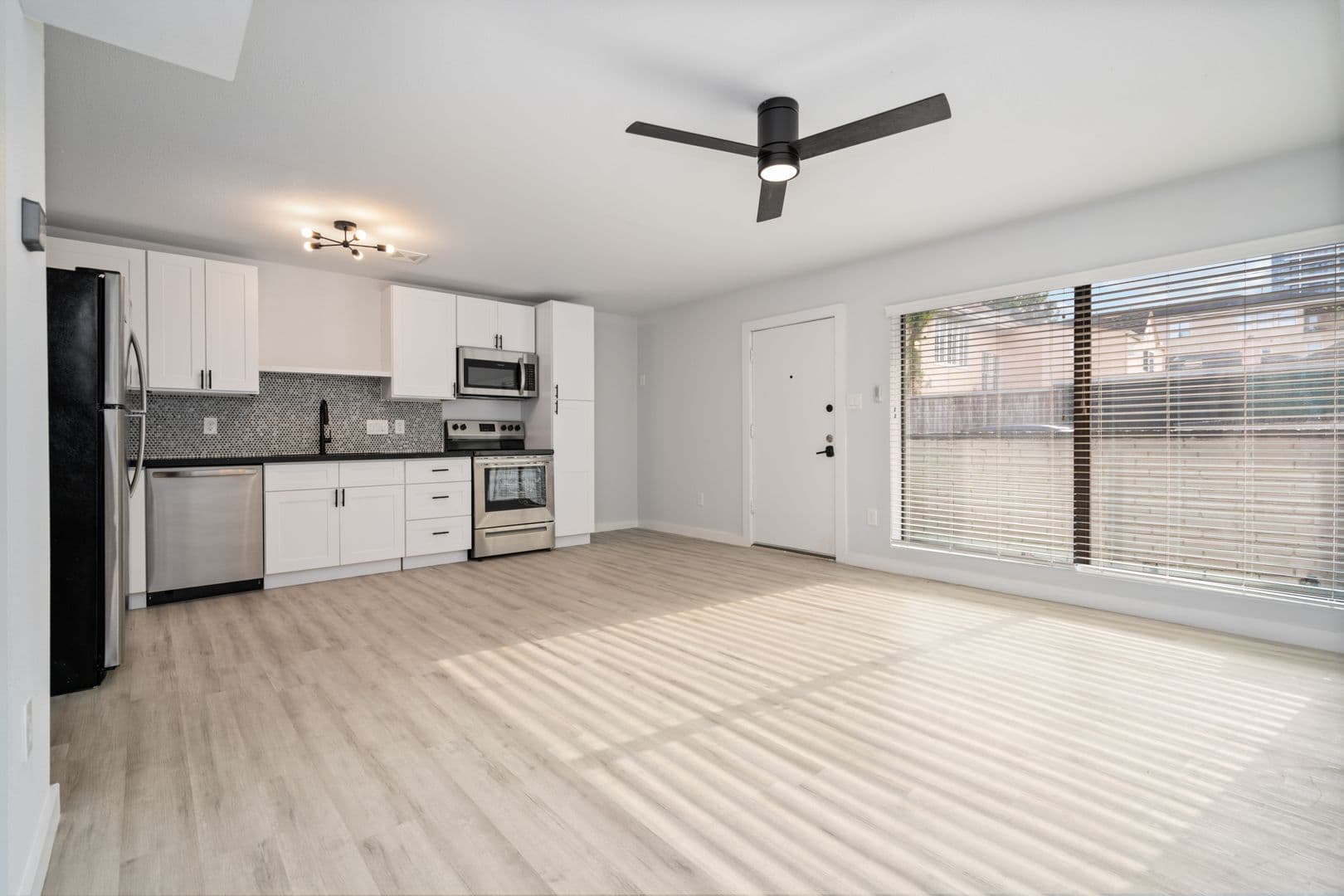 Houston Apartment: 606 Harold St.