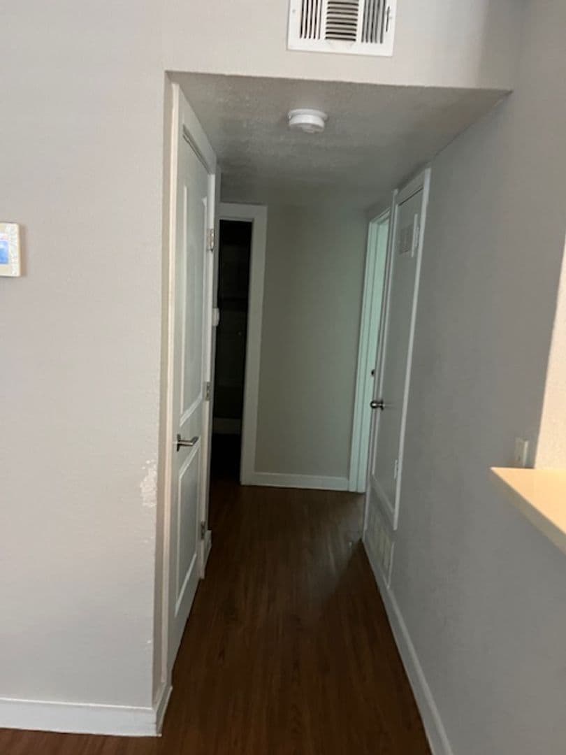 Houston Apartment: 400 Westmoreland St.
