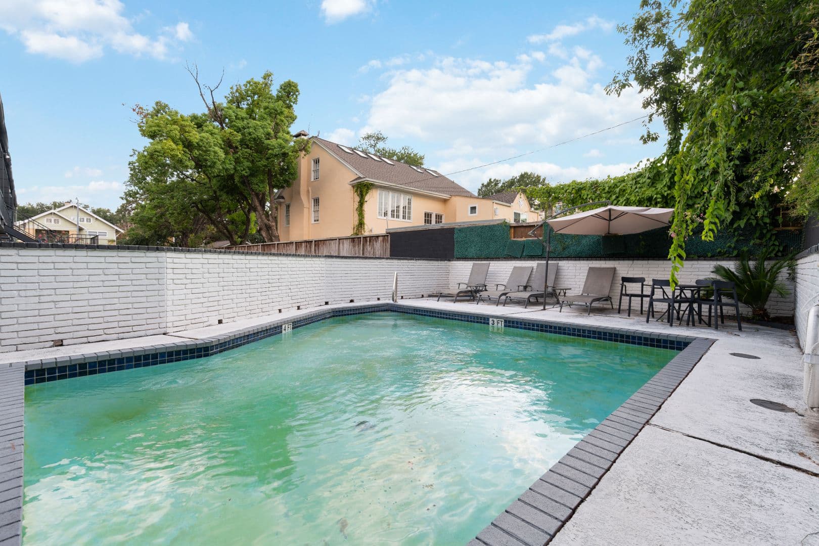 Houston Apartment: 606 Harold St.