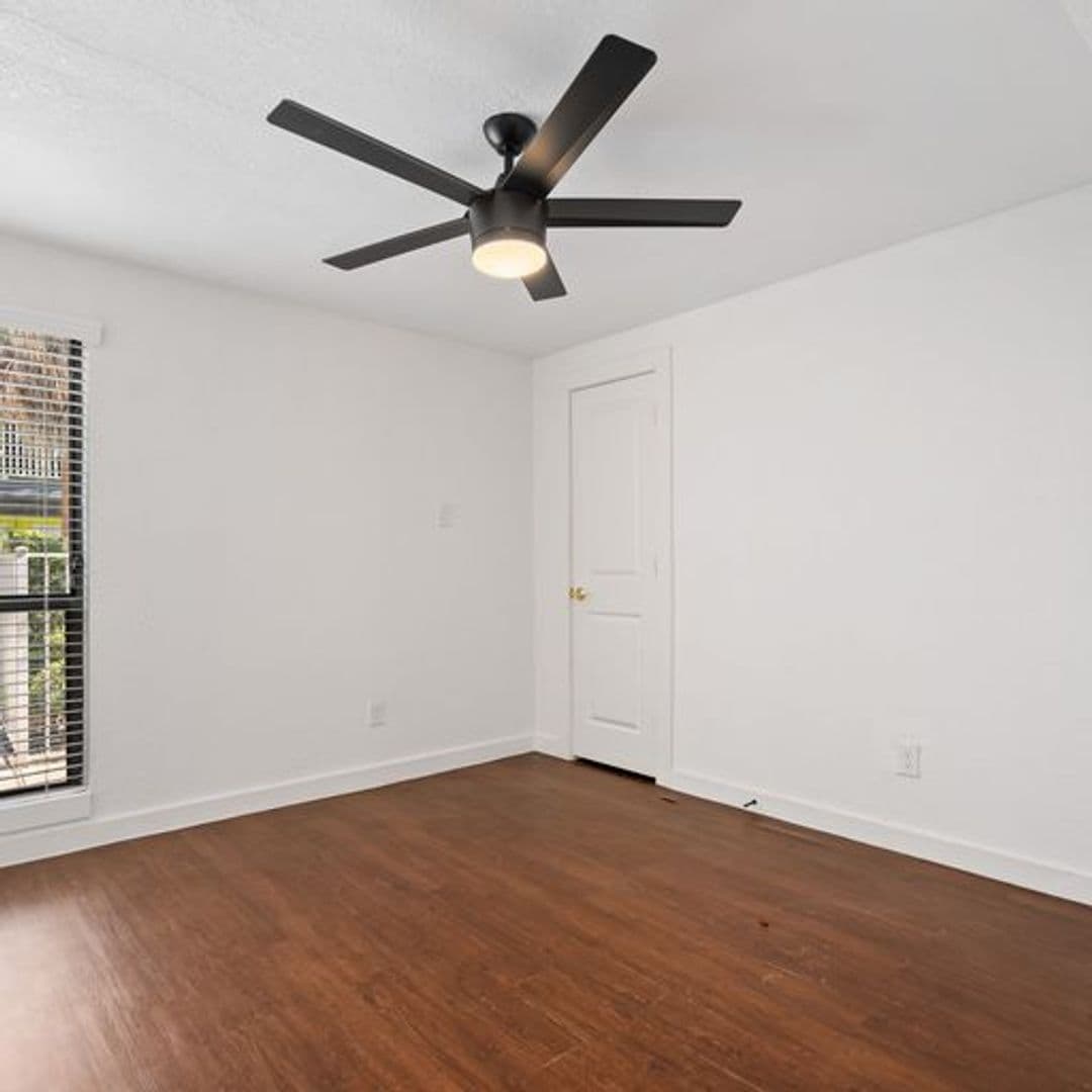 Houston Apartment: 239 Emerson St.
