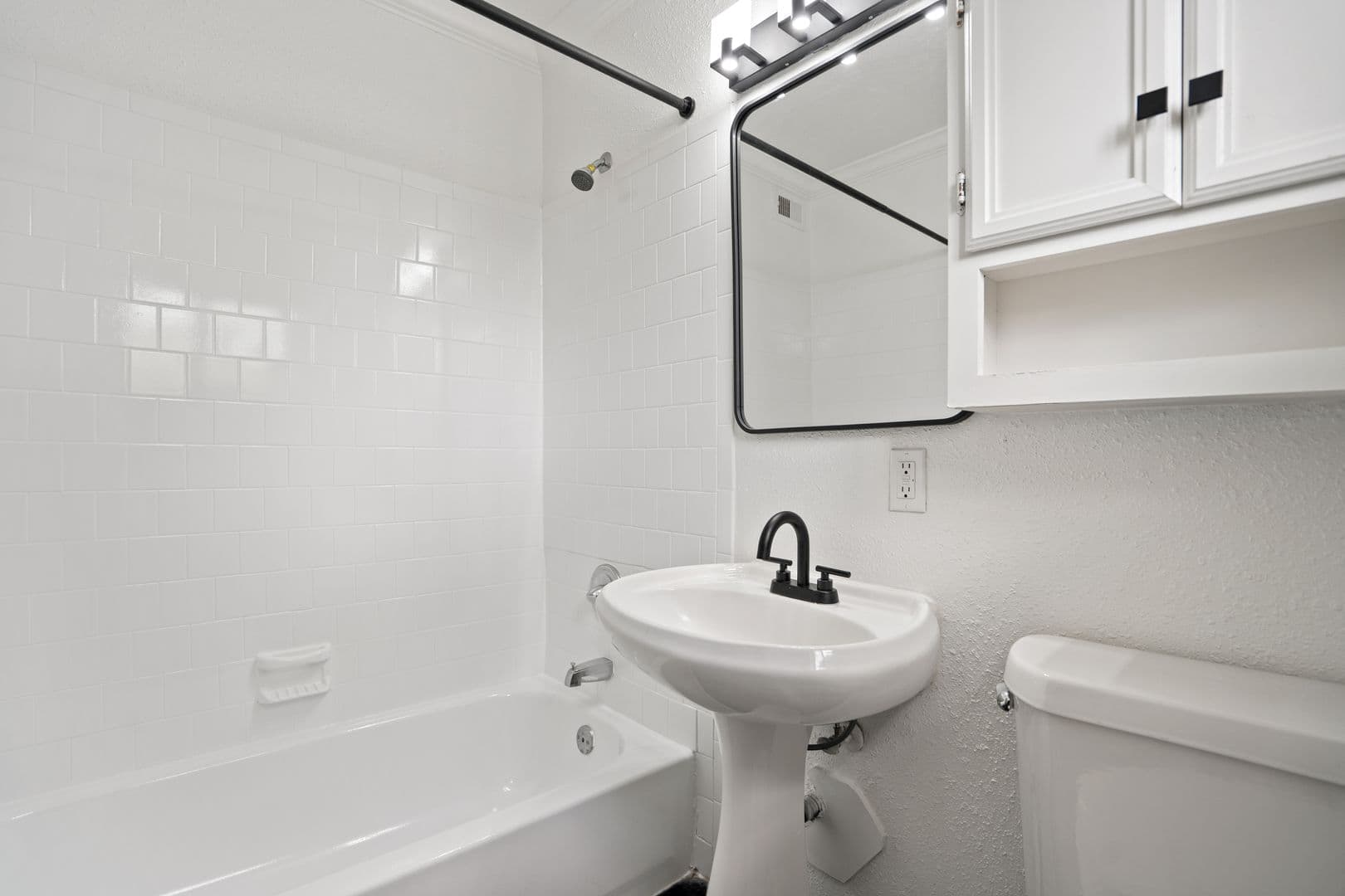 Houston Apartment: 1507 California St.